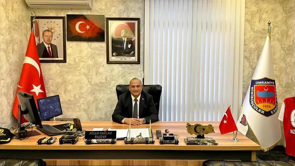 Başkan Nizam Sağlam makamında